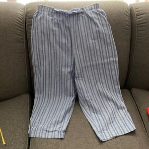 Blue and white stripe linen look cotton capris with deep side pockets, sz10